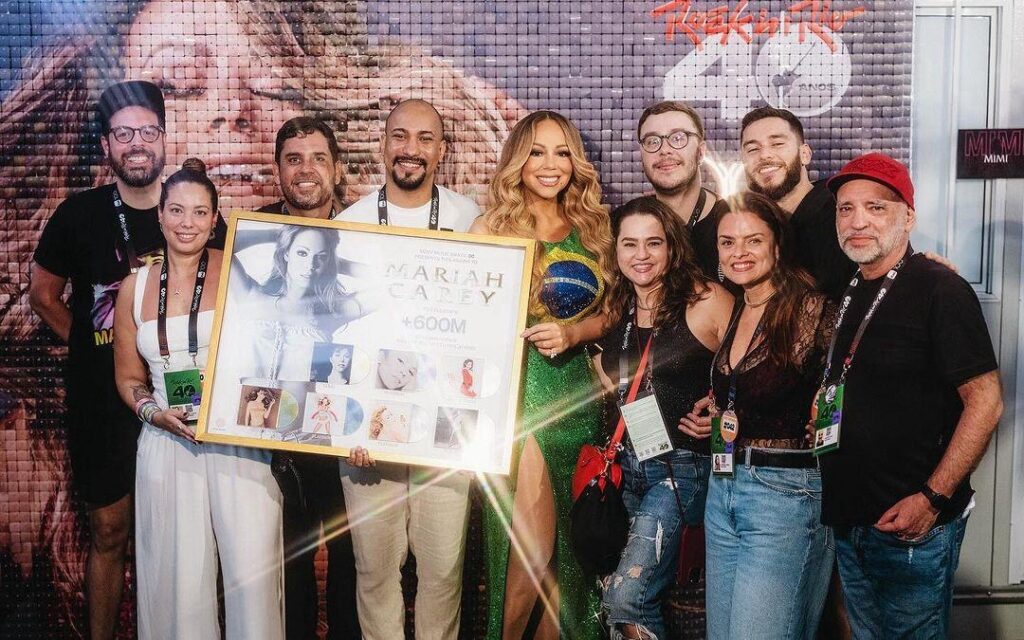 Mariah Carey recebe multi-certificações da Sony Music Brasil