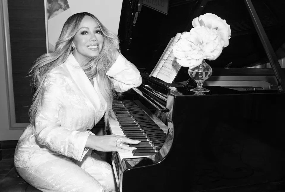Mariah Carey revela que 'não se permite envelhecer' ou mesmo 'reconhecer o tempo' ao posar para a capa impecável da Harper's Bazaar 4 mariah carey mariah carey revista bazar 2025 mariah carey