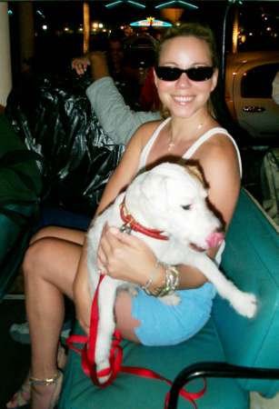 Mariah curtindo as férias 2 Mariah Carey com seu cãozinho Jack